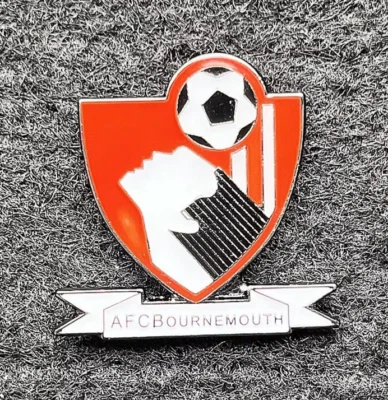 A.F.C. PIN SOLAPA DE FÚTBOL/FÚTBOL ESMALTADO EQUIPO BOURNEMOUTH CON BOLSA DE ALMACENAMIENTO PLATEADA Foto 1 de 2
