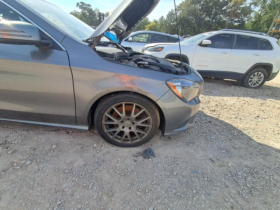 Used Front Right Fender fits: 2016 Mercedes-benz Mercedes cla-class 117 Type CLA — 第 1/4 张图片