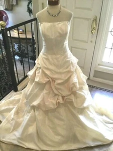 Classics by EDEN BRIDAL Gown Wedding Dress Lt. gold taffeta 10 New - Picture 1 of 7