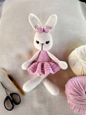 Hase gehäkelt, Handarbeit, Amigurumi ,Geschenk - Bild 1 von 4