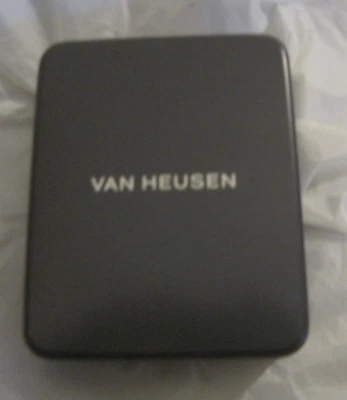 Van Heusen Tri-Fold Wallet~Black~New in Tin~LBDLJ - Изображение 1 из 4