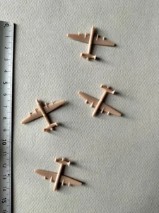 4 x UK BOMBERS MINIATURES/ AXIS & ALLIES BOARDGAME PART P378 - Imagen 1 de 1