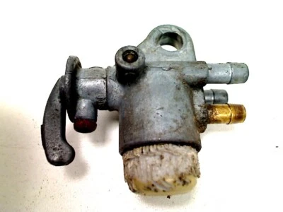 montaje grifo combustible para SUZUKI RG 50 1984 usado 143805 Foto 1 de 4
