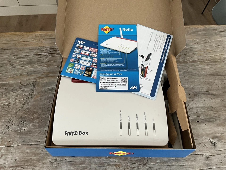 Fritz Box 6890 LTE 4G mit Netzteil und Y-Kabel - Bild 1 von 1