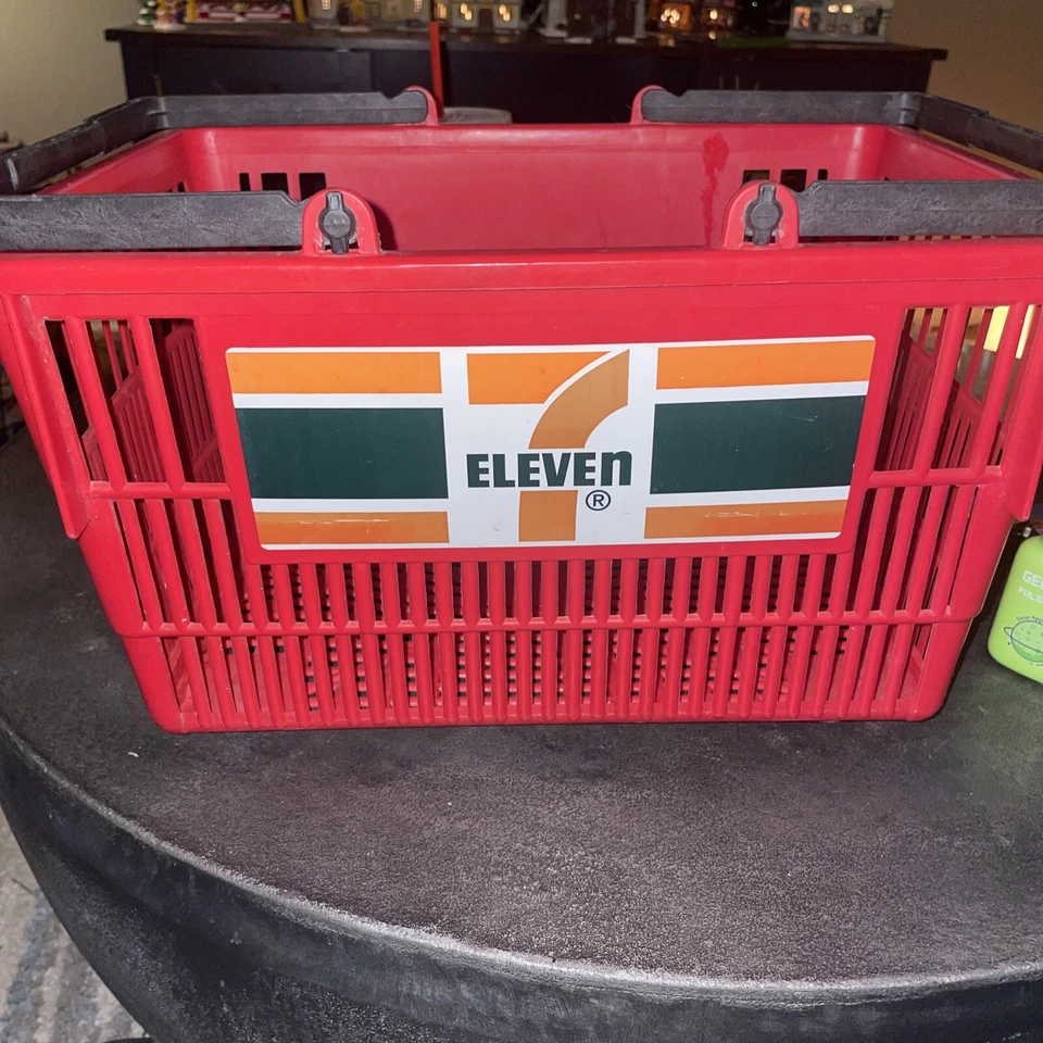 Cesta de compras de plástico rojo vintage 7-11 solo una en eBay rara Foto 1 de 4