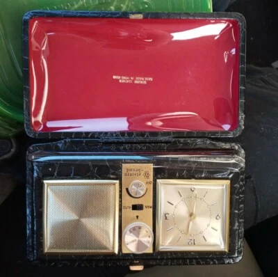 RELOJ DESPERTADOR DE VIAJE MARCA ELECTRO VINTAGE CTR-615 ¡Radio Am usado! Foto 1 de 4