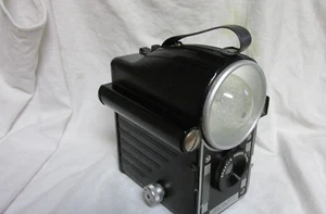 VINTAGE EARLY 1950s SPARTUS PRESS FLASH CAMERA w ERA BULB - Picture 1 of 5