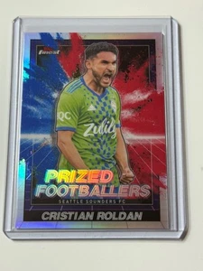 2022 Topps Finest MLS Prized Footballers Fusion Blue/Red #8 Cristian Roldan /45 - Picture 1 of 2