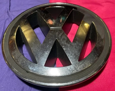 Rejilla delantera VW Volkswagen emblema cromado 2005-2012 OEM Passat Jetta Tiguan usado Foto 1 de 4