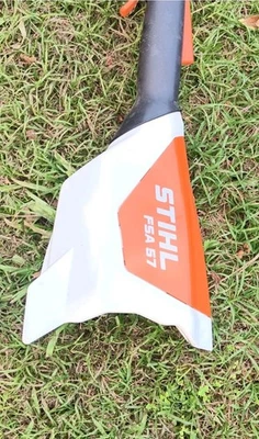 Cortadora de cuerdas eléctrica STIHL FSA 57 herbicida -SOLO HERRAMIENTA- buen estado usada  Foto 1 de 3