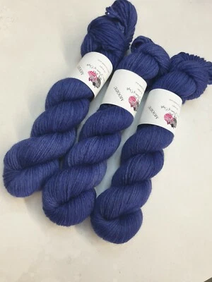 Moody Corriedale DK Gewicht Garn, 100g, Mitternachtsblau - Bild 1 von 3