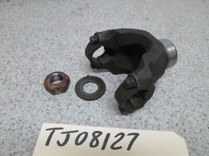 97-06 JEEP WRANGLER FRONT AXLE DANA 30 U-JOINT STYLE YOKE with BOLTS - Picture 1 of 3