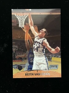 Tarjeta de baloncesto 1999-00 Topps Stadium Club cromada #SCC8 Keith Van Horn vistas previas  - Imagen 1 de 2
