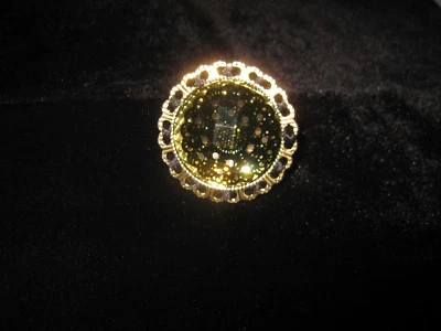 BETSEY JOHNSON RARO LOVE ME LUCITE CÍRCULO CON ANILLO DE ENCAJE NEGRO TALLA 7 Foto 1 de 4