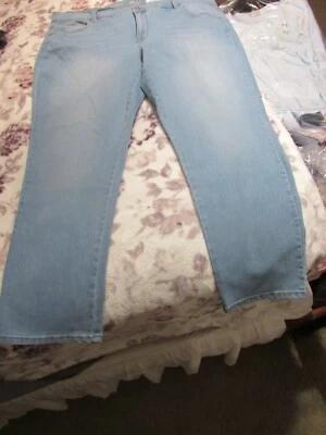 STYLE & CO, WOMEN'S NEW LIGHT BLUE COTTON BL STRAIGHT LEG PLUS JEANS SIZE 24W - Image 1 of 4