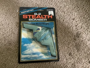 1987 Tootsietoy Diecast B-2 Stealth Bomber US Air Force 2919 NIP Vintage 4 - Picture 1 of 2