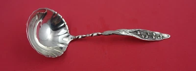 Cucharón de caldo Lily of the Valley de Whiting Sterling con mango retorcido 7 1/2" Foto 1 de 2