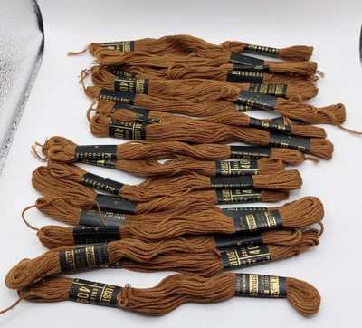 Vintage 19ct Peri-Lusta 409 C Dark Brown Embroidery Floss Six Strand - Image 1 of 4