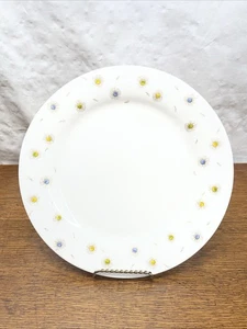 Arcopal 10,5" Essteller mit Gänseblümchen Blumenmuster #ARP22 Hergestellt in Frankreich - Bild 1 von 7