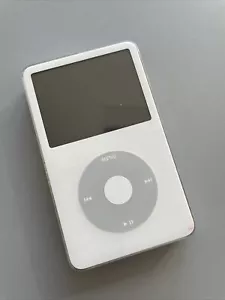 APPLE IPOD 5.GENERATION AUS 2005 A1136 Apple I POD 60 GB IN WEISS - Bild 1 von 12