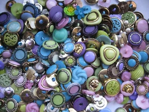 11-29mm Fancy Pink Aqua Lime Lilac Mixed Bulk Lot 35+ Craft Sewing Buttons 50gm - Picture 1 of 6