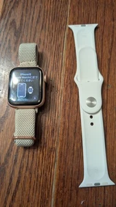 Apple Watch Series SE 40mm Rose Gold Aluminium Case - Photo 1 sur 9