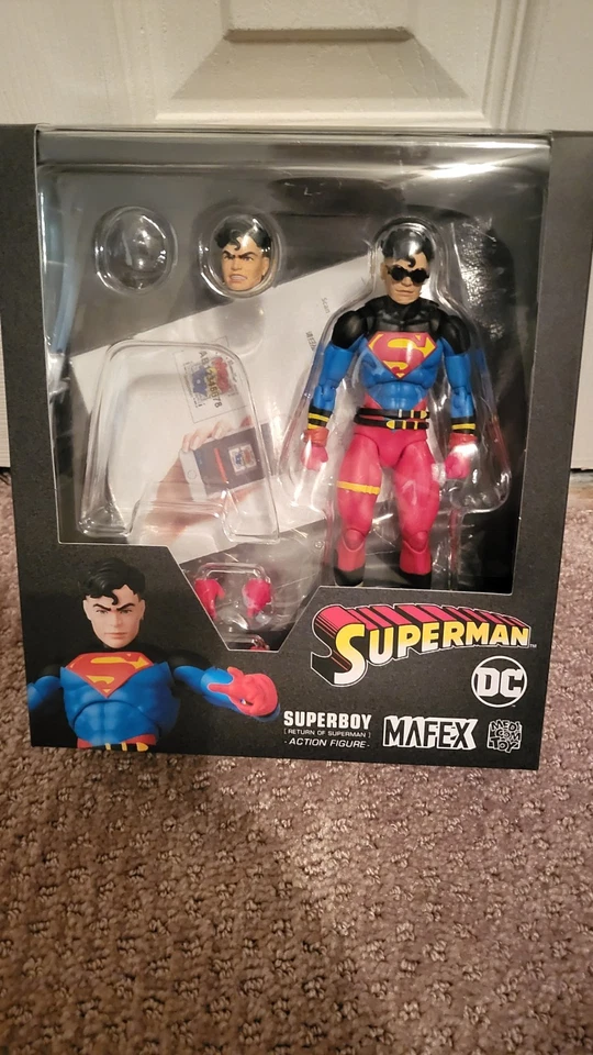 Incompleto AUTÉNTICO Medicom Mafex Superboy no. 232 El regreso de Superman  Foto 1 de 4