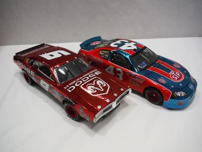 Richard Petty #43 STP 2005 Kasey Kahne Dodge Concesionarios 1970 Intercambio Color Cromo Conjunto Foto 1 de 4