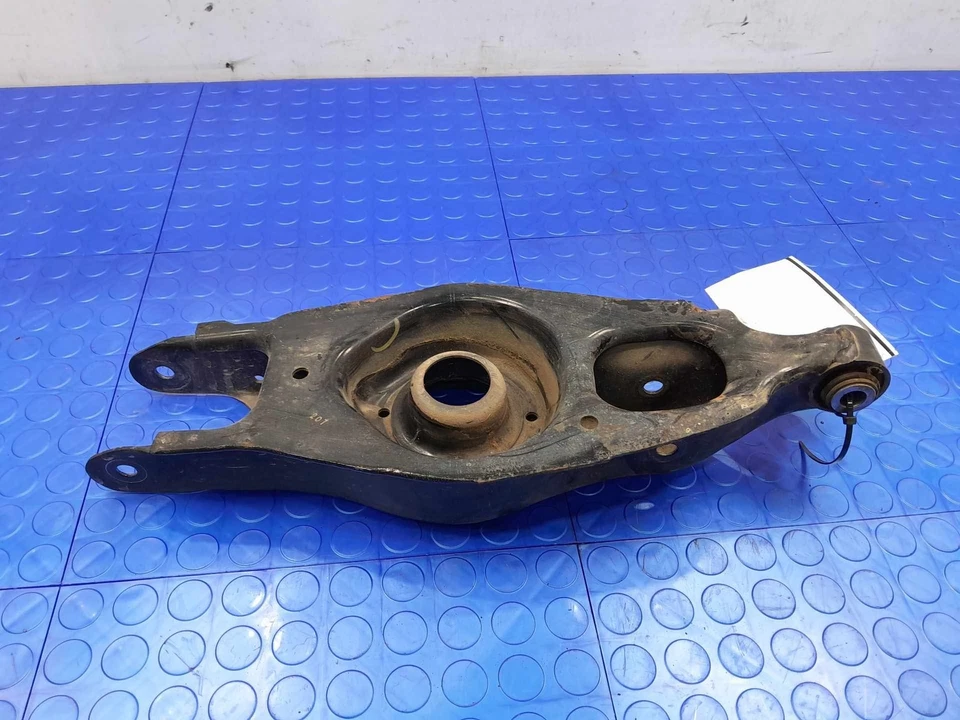 Brazo de control inferior trasero Dodge Charger Challenger percha de resorte lado izquierdo o derecho Foto 1 de 4