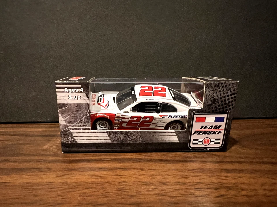 Autocaravana Brad Keselowski 2016 #22 REV Fleetwood Penske Mustang 1/64 a nivel nacional Foto 1 de 2