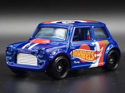 1969-1976 MINI COOPER MARK III 1:64 SCALA DIORAMA DA COLLEZIONE - Immagine 1 di 4