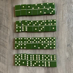 Vintage grüne Bakelit Dominosteine ca. 2”x 1” Familienzeit und Spiele - Bild 1 von 4