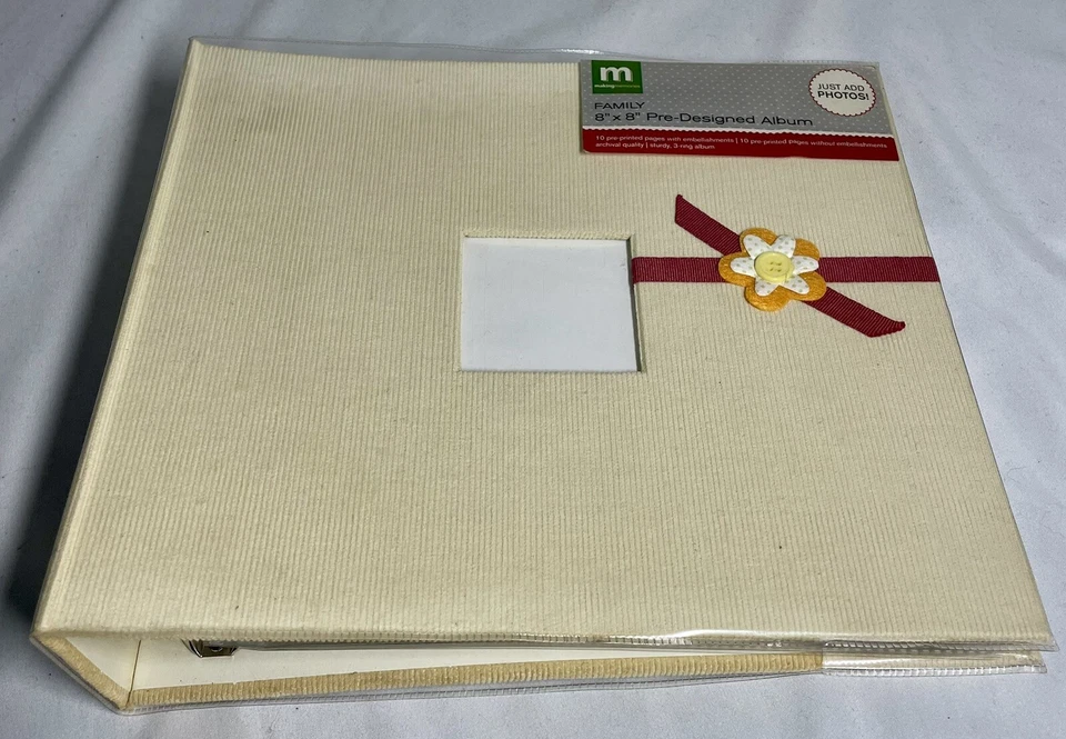 Álbum de recortes prediseñado familiar Making Memories 8 x 8 adornos impresos Foto 1 de 4