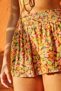 Urban Outfitters Pink Floral Shorts Size XS smocked  summer casual  - Picture 1 of 10