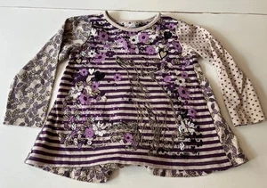 Lila/bunt gesmustertes "Motiv" Langarmshirt - Größe: 104 - Marke: Topolino - Bild 1 von 2