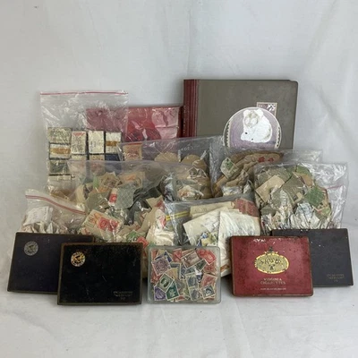 Huge Vintage Stamp Collection, Pre-Decimal | Australian & Worldwide (C4) CP#8691 - Image 1 of 4