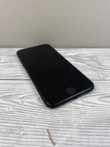 Apple iPhone SE 2022 - 64 GB - Midnight - Unlocked - Grade C, Below Average - Picture 1 of 6