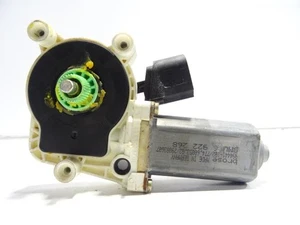 Motore alzacristalli anteriore destro BMW SERIE 5 E60 PHASE 1 67626981142 - Foto 1 di 14