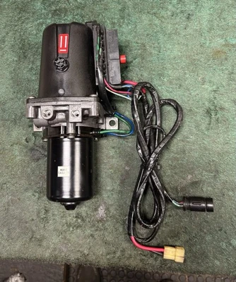 Bomba de ajuste/inclinación OMC 985846 (USADA) Foto 1 de 4