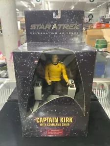 Star Trek CAPTAIN KIRK WITH COMMAND CHAIR Diamond Select Toys - Picture 1 of 7