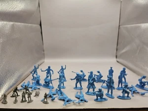 Lotto misto vintage plastica blu esercito uomo senza marchio - Foto 1 di 4