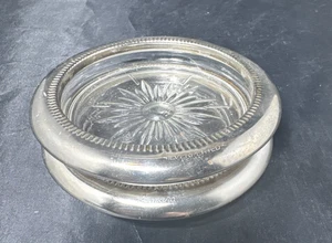 Juego de 2 posavasos de vidrio tallado cristal borde con cuentas Italia chapados en plata 4" vintage - Imagen 1 de 4