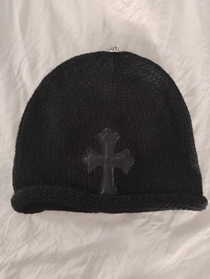 Gorro tejido negro Chrome Hearts con parche cruzado de cuero Foto 1 de 4