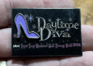 Prendedor Disney Super Soap Weekend 2004 Edición Limitada 1500 Diva Diurna Coleccionistas - Imagen 1 de 2