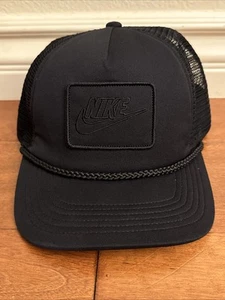 Nike Rise Cappello Trucker Strutturato Nero Dri Fit Maglia Snapback Corda Regolabile - Foto 1 di 12