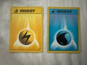 Cartas de energía de agua y relámpago de héroes de gimnasio de JCC Pokémon - Imagen 1 de 2