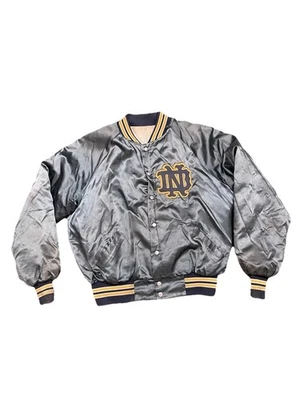 Jaqueta bombardeiro de cetim vintage anos 80 Thrashed Majestic Notre Dame tamanho GG grunge EUA - Imagem 1 de 4