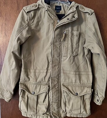 Abrigo Chaqueta Gap Kids Sarga Con Capucha Caqui Niños Cremallera Azul Marino Forrado Talla XL (12) USADO EN EXCELENTE ESTADO Foto 1 de 4