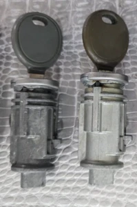 Lot of 2 Chrysler Dodge Jeep Ignition lock Cylinder Switch ✅ excellent condition - Picture 1 of 3