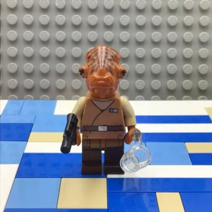 LEGO Star Wars Minifigure Admiral Ackbar w/ Weapon Robe 75140 sw0719 *Damage* - Picture 1 of 6
